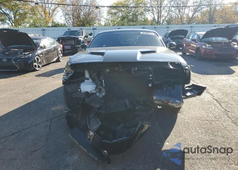 2023 Dodge Challenger Sxt z USA, uszkodzony, nr VIN 2C3CDZAG2PH586812